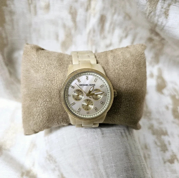 Michael Kors Mother Of Pearl Gold Tone Stainless Steel Horn Resin Jet Set MK5039 - Picture 1 of 13